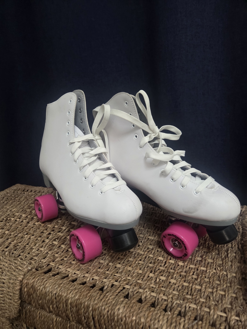 California Skate Co. Women's White Roller Skates w/ Pink Wheels Sz 10 Bin X